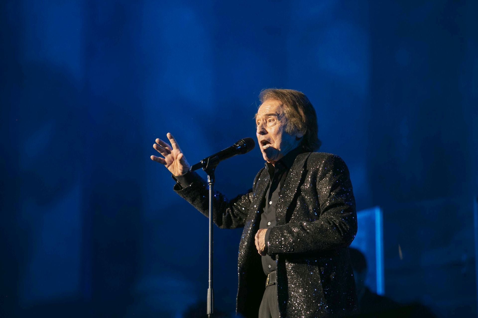 Raphael triunfa en su regreso al escenario del Teatro Romano