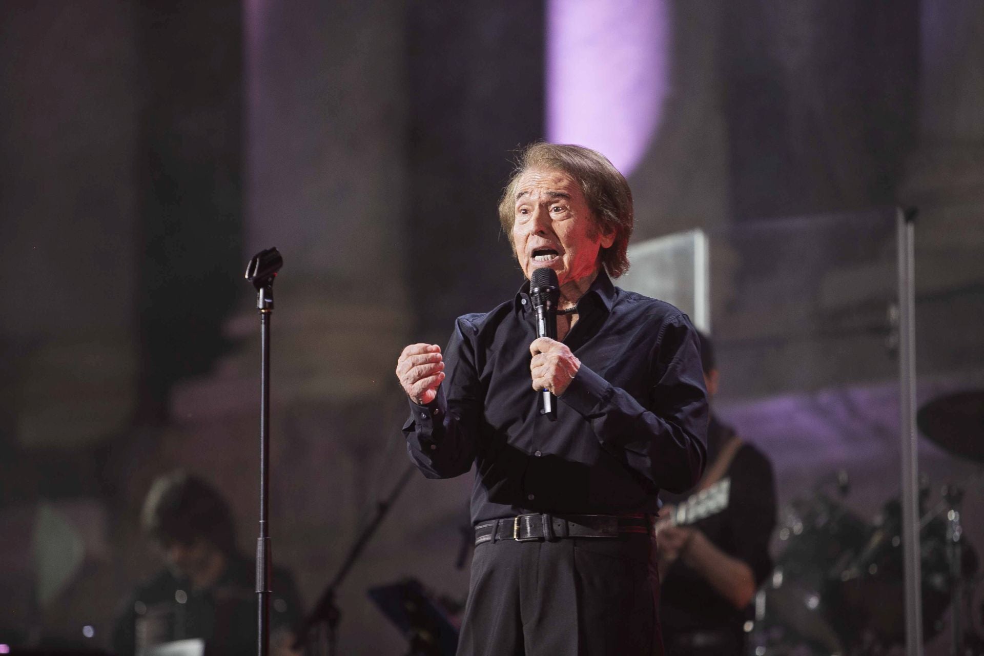 Raphael triunfa en su regreso al escenario del Teatro Romano