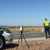 Interceptan a un conductor drogado cuando transportaba un kilo de metanfetamina por la N-430