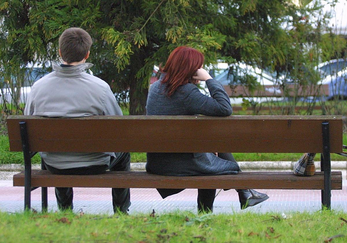 Imagen de archivo de una pareja enfadada.