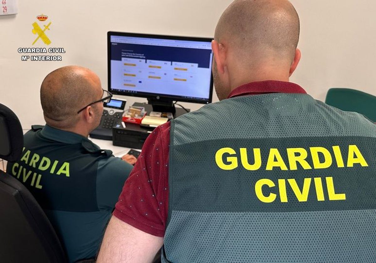 Agentes de la Guardia Civil.