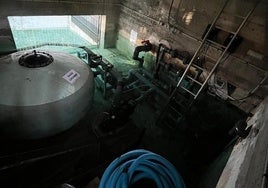 Sala de máquinas inundada.