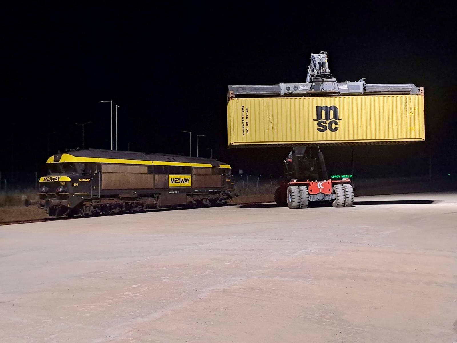 La plataforma logística de Badajoz mueve 2.000 contenedores de tren en cinco meses