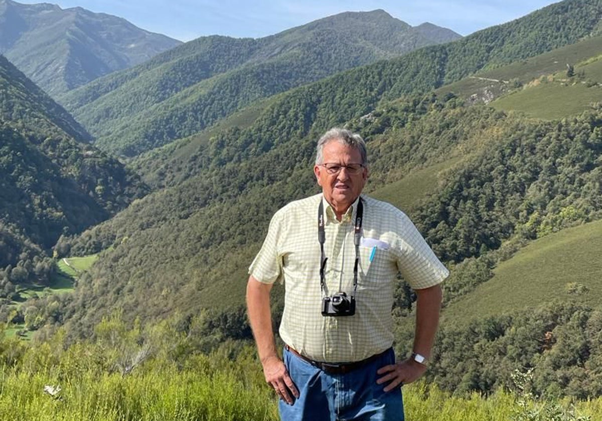 Montero nació en Cabezabellosa, cumplirá 79 años en septiembre y es doctor en Ingeniería de Montes.