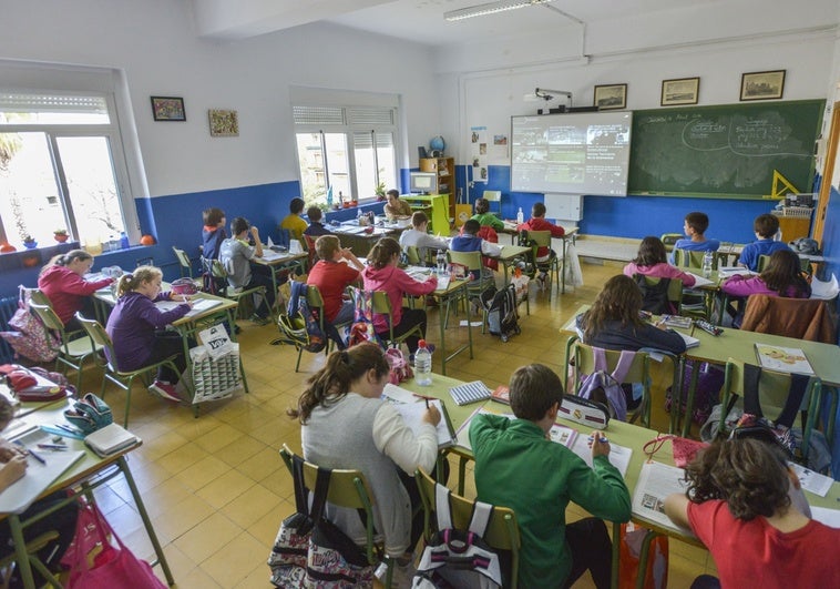 Educación pagará las jefaturas de departamento a los docentes interinos que las asuman