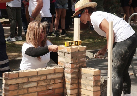 Cinco cuadrillas de mujeres participaron en el primer Concurso Nacional Femenino.