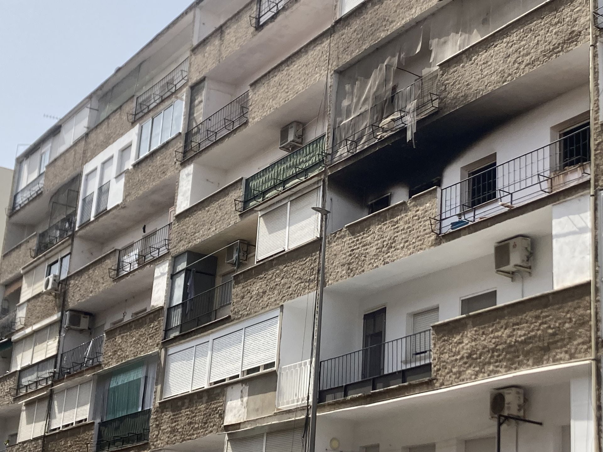 Así ha quedado la vivienda de Mérida afectada por un incendio