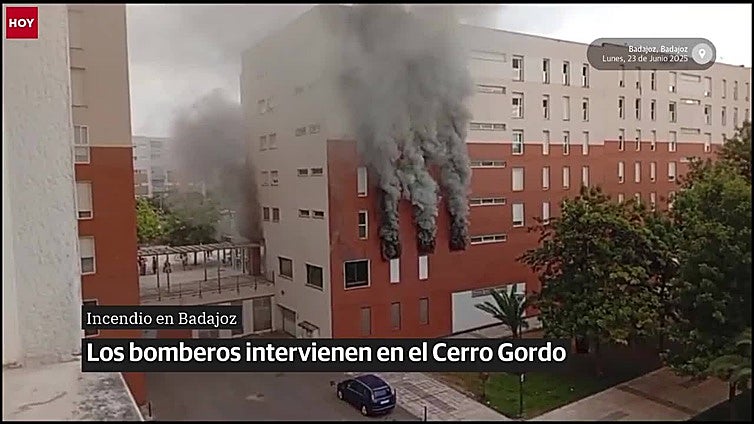 Los bomberos intervienen en un llamativo incendio en el Cerro Gordo