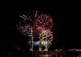 Los fuegos artificiales comenzaron a las 00.15 horas.