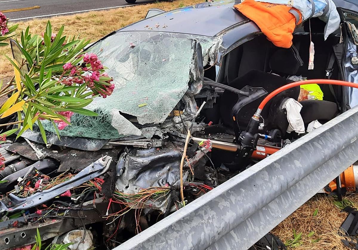 Así han quedado los coches implicados en el accidente mortal de la EX-A1 en Moraleja