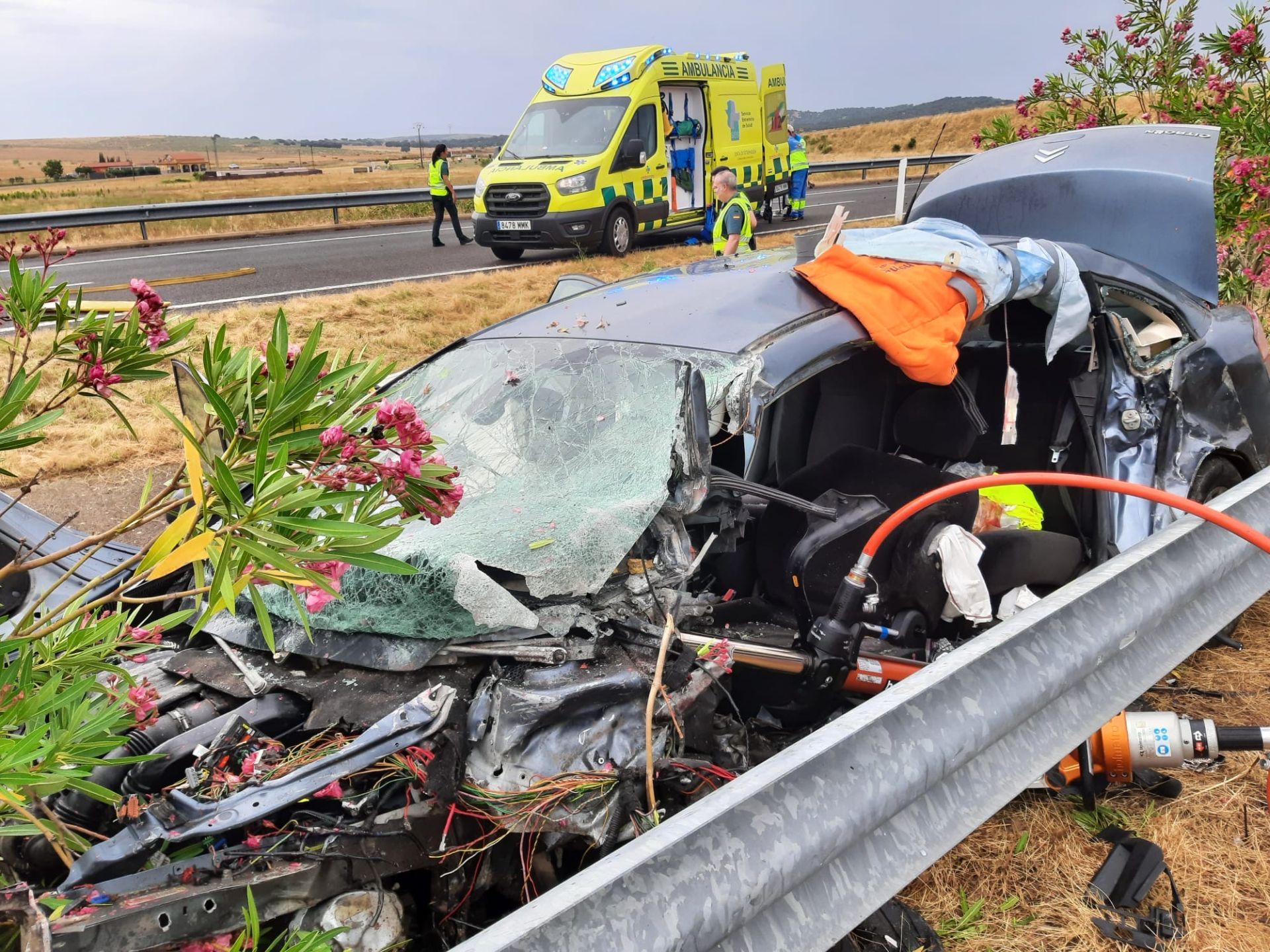 Así han quedado los coches implicados en el accidente mortal de la EX-A1 en Moraleja