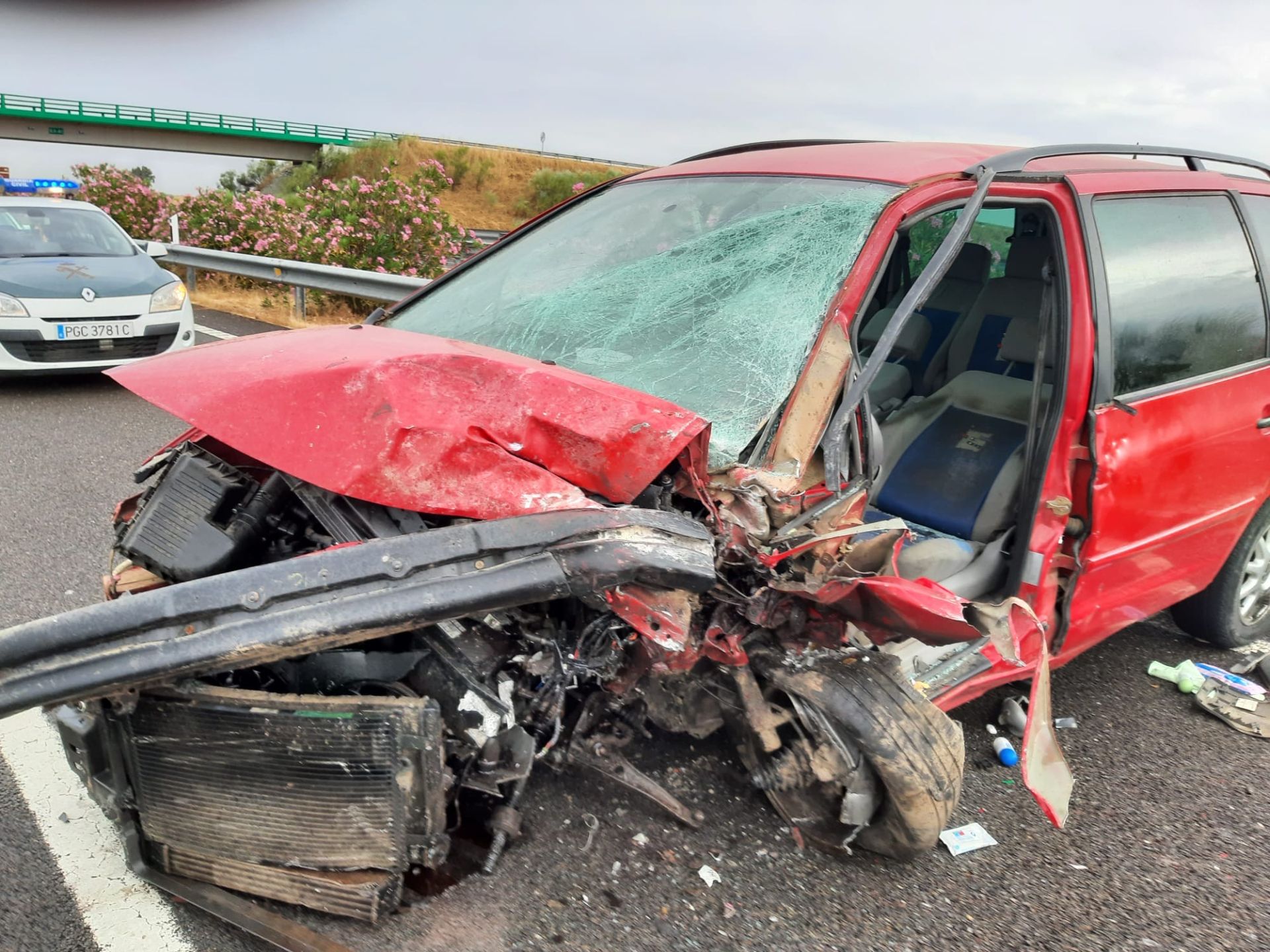 Así han quedado los coches implicados en el accidente mortal de la EX-A1 en Moraleja