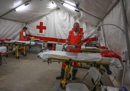 Punto de emergencia que Cruz Roja tiene instalado en el recinto ferial de Caya.