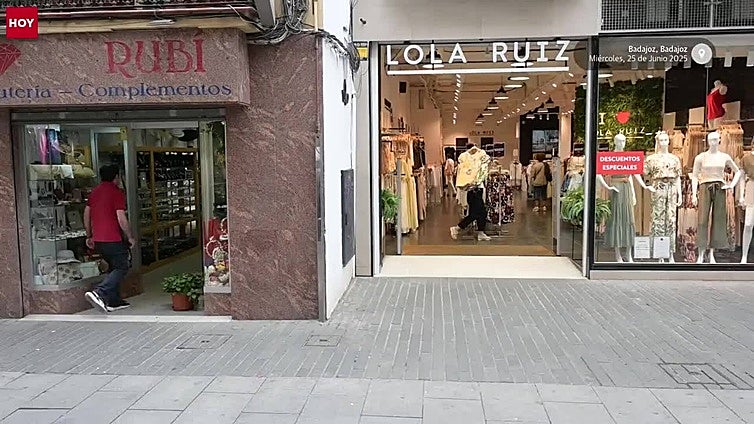 Vigilancia Aduanera registra varias viviendas y una tienda de bisutería de la calle Menacho de Badajoz