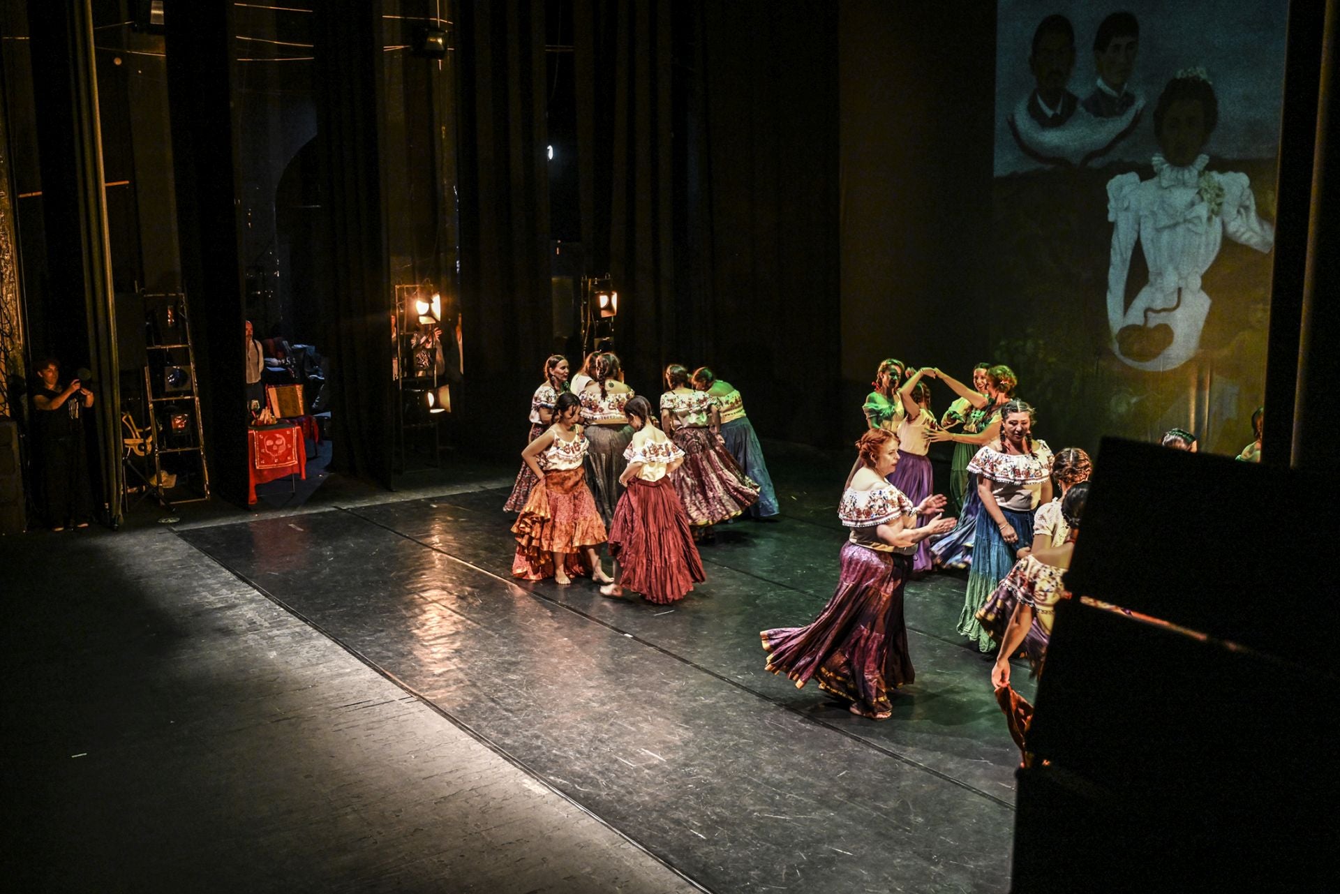 Fotos | El Teatro López de Ayala acoge los espectáculos de 16 escuelas de baile