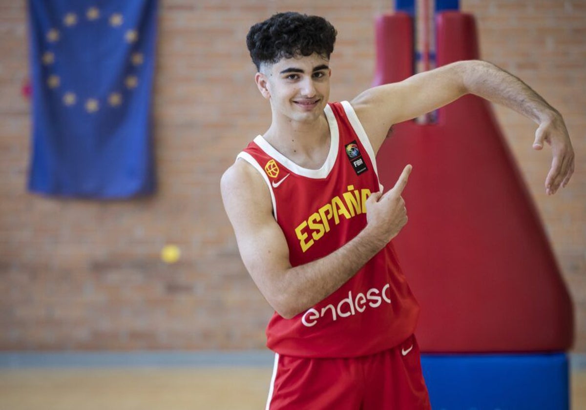 Nico Marina con la selección española.
