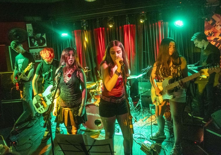 La diversidad a escena y rock adolescente