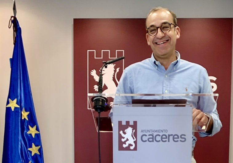 Rafael Mateos: «Ningún Gobierno regional se había preocupado por Cáceres hasta que llegó María Guardiola»
