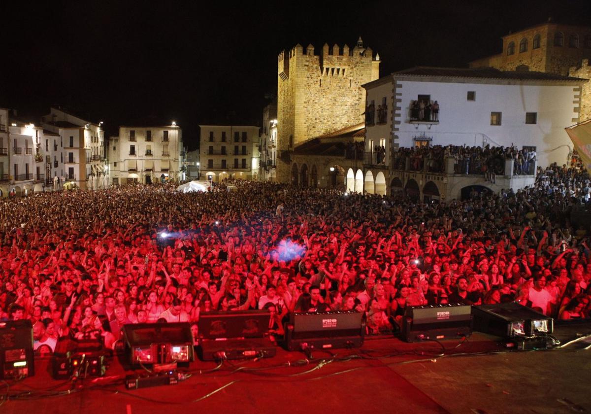 La Plaza Mayor de Cáceres durante LOS40 Summer Live.