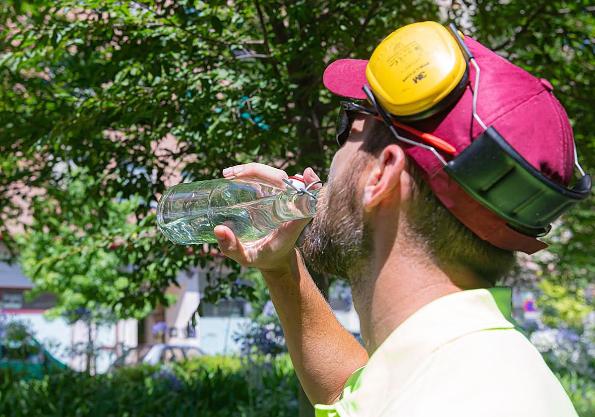 Ola de calor: ¿Se puede faltar al trabajo por altas temperaturas? Esto dice la ley