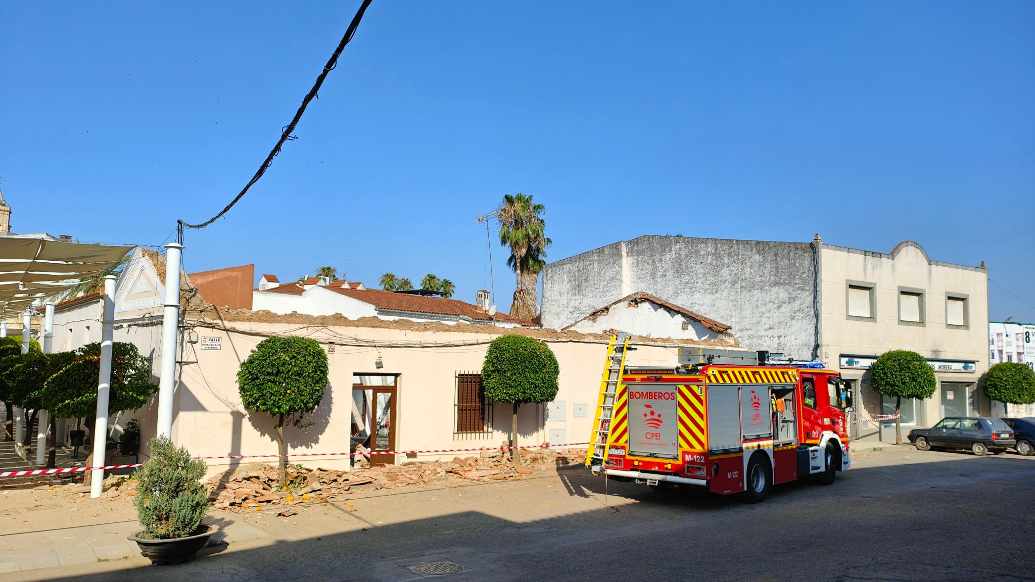 Fotos | Así está la Casa del Pueblo de Valverde de Leganés tras el derrumbe