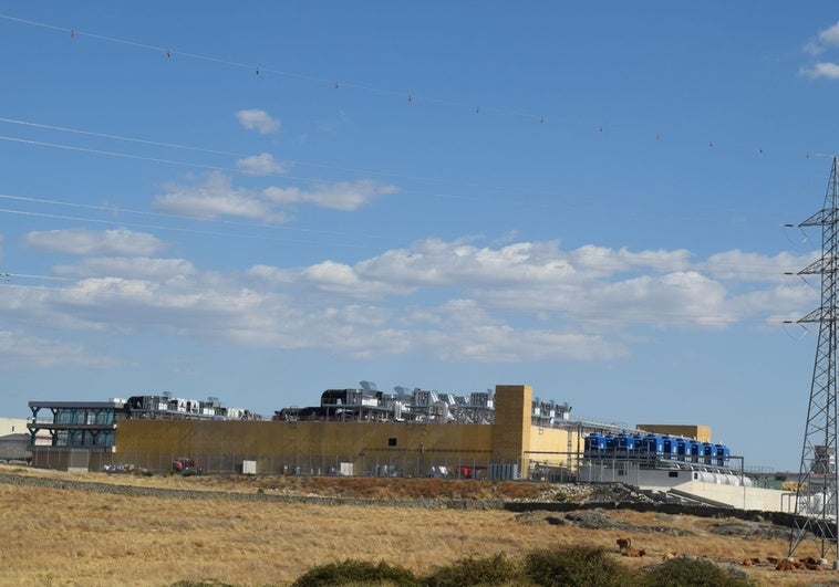 Visto bueno a la fotovoltaica que suministrará a la fábrica de diamantes de Trujillo