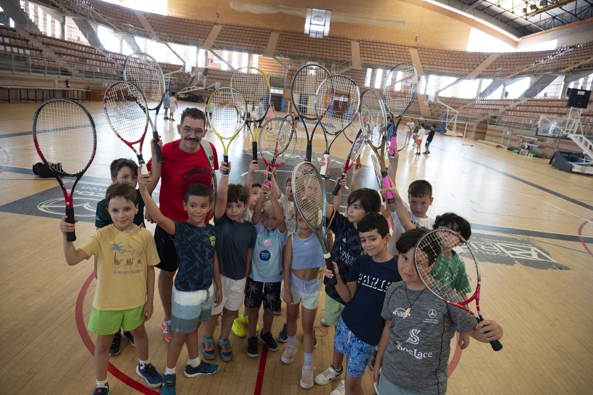 Imagen principal - Antonio Tavares, el octogenario que hace deporte para no estar solo