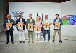 Foto de familia de las autoridades en la presentación del campeonato.