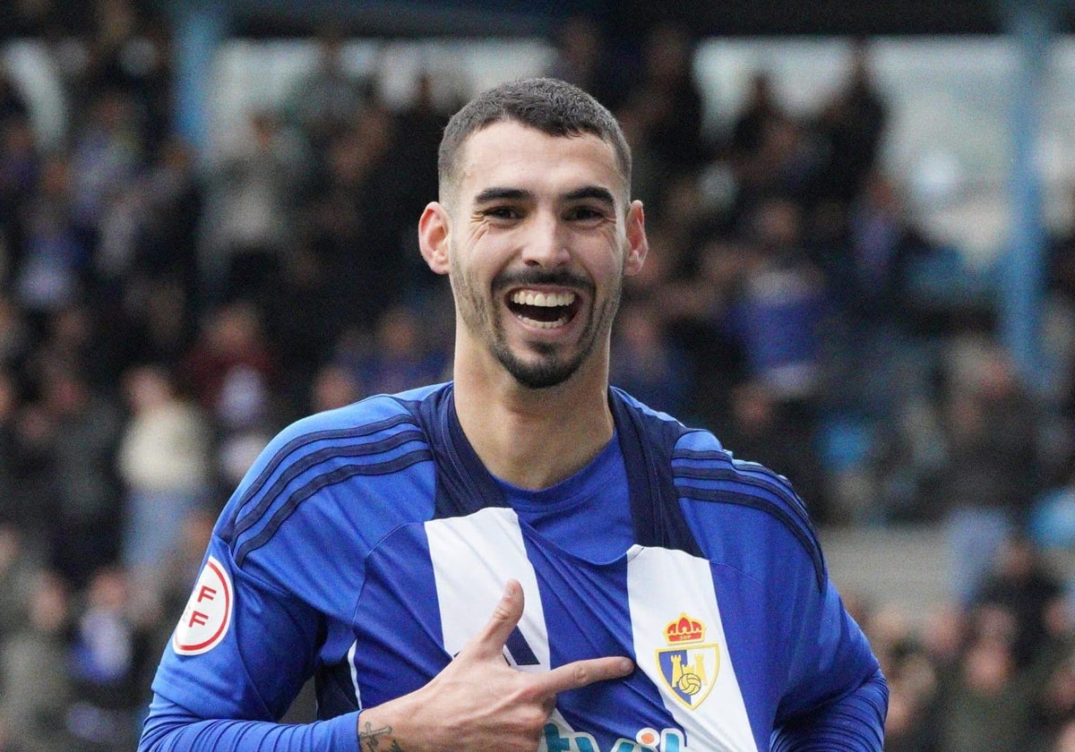 Javi Lancho celebra en un partido de la Ponferradina esta temporada.