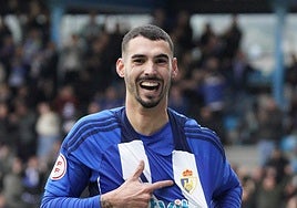 Javi Lancho celebra en un partido de la Ponferradina esta temporada.