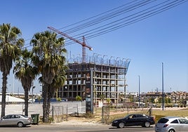Edificio en construcción en Distrito Rosales, donde van a levantar una promoción de VPO.