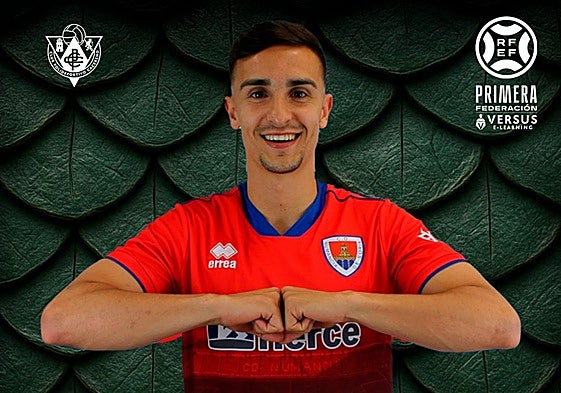 Carlos González, polivalencia para el ataque del Cacereño