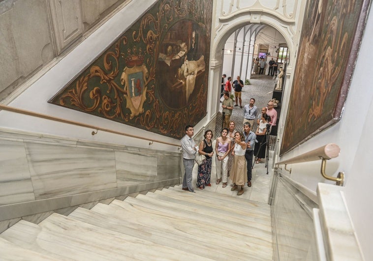 La escalera noble del Hospital Provincial reabre al público