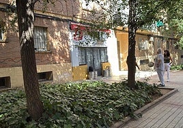 Taberna El Ratina esta mañana, en la calle Virgen de Fátima junto a la avenida de Pardaleras de Badajoz.