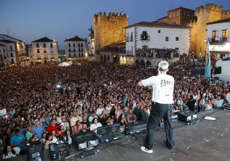 La Plaza Mayor espera a 15.000 personas en los conciertos de hoy y el 10 de julio