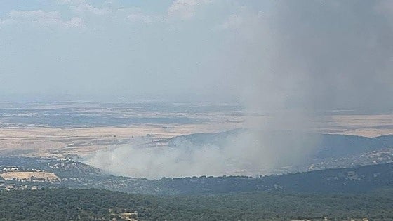 Controlado el incendio de Madroñera tras quemar 13 hectáreas de zona de pinar