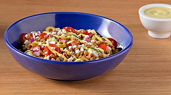 Ensalada de lentejas con salsa de aguacate: fresquita y saludable