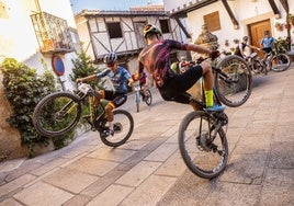 Los participantes animan cada verano a su paso por las localidades del norte de Extremadura.