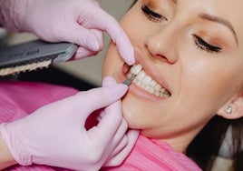 Dentistas alertan: el peligro del auge del 'turismo dental' en Marruecos