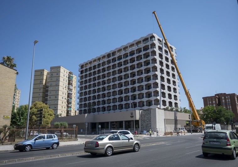 El Hotel Lisboa pospone la apertura a finales de año por los remates de obra