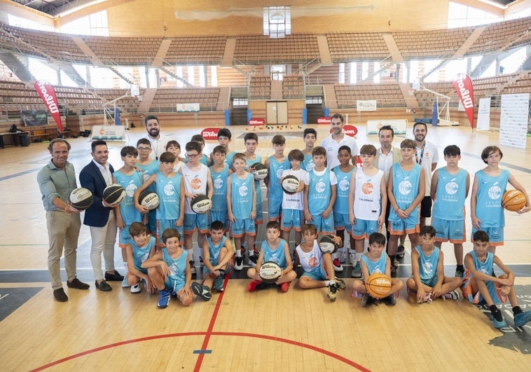 El espíritu de la NBA consagra un verano de baloncesto para 150 niños en Badajoz