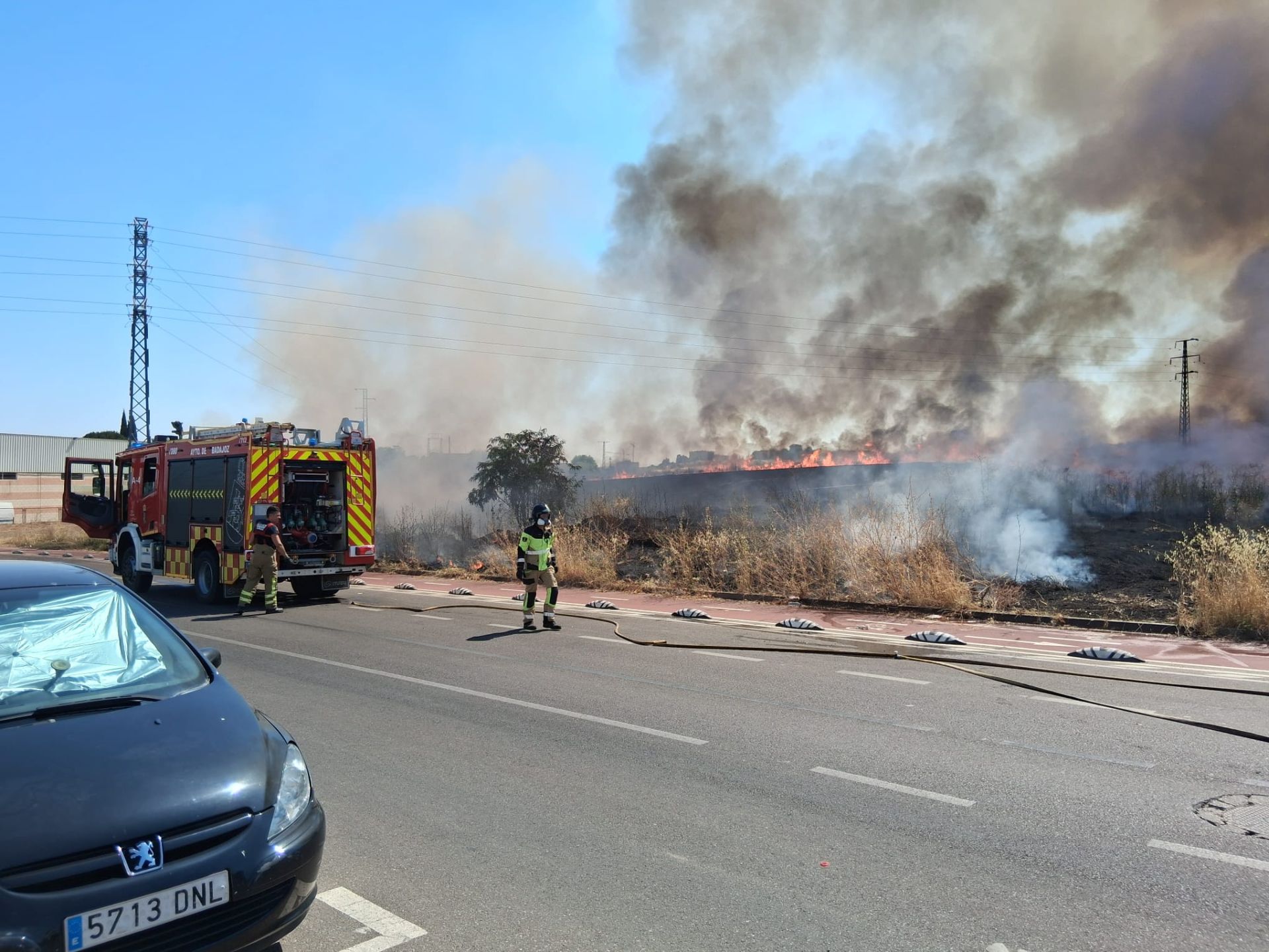 Nuevo incendio de pastos en el Cerro de San Miguel de Badajoz