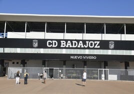 Fachada del estadio Nuevo Vivero.
