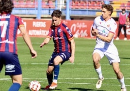 Luis Nicolás con el Llerenense en el partido que le enfrentó al Extremadura en el Francisco de la Hera.
