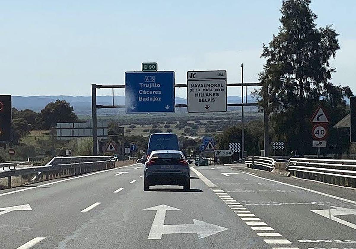 Transportes adjudica por 15,74 millones la conservación de 183,3 kilómetros de carreteras en Cáceres