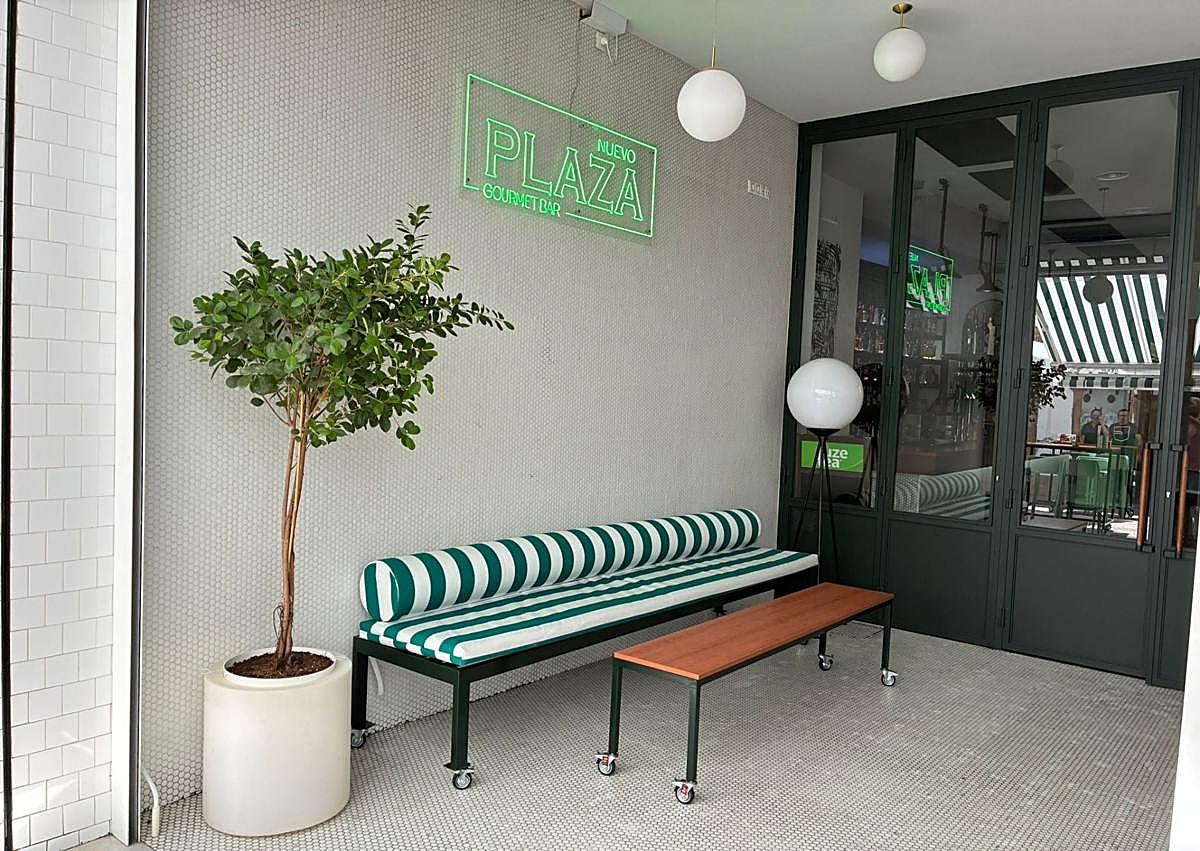 Imagen secundaria 1 - Cuenta con varios espacios y capacidad para cien comensales.