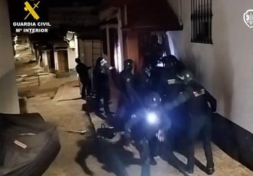 Tres registros en Badajoz dentro de la desarticulación de la mayor fábrica de narcolanchas en España y Portugal