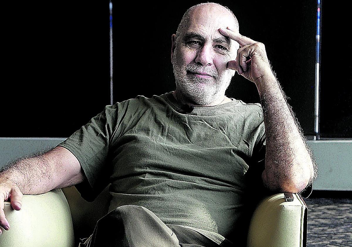 Guillermo Arriaga firma un libro valiente y comprometido.