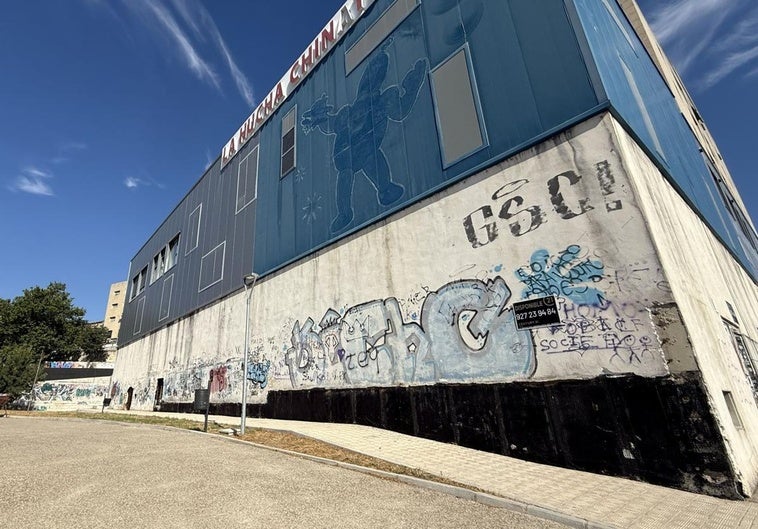 600 metros cuadrados y 25.000 euros: así será el mural que rendirá tributo a Extremoduro y a Chinato