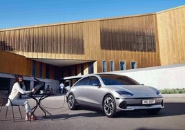 El coche eléctrico puede dar servicio a otros elementos externos. POLO